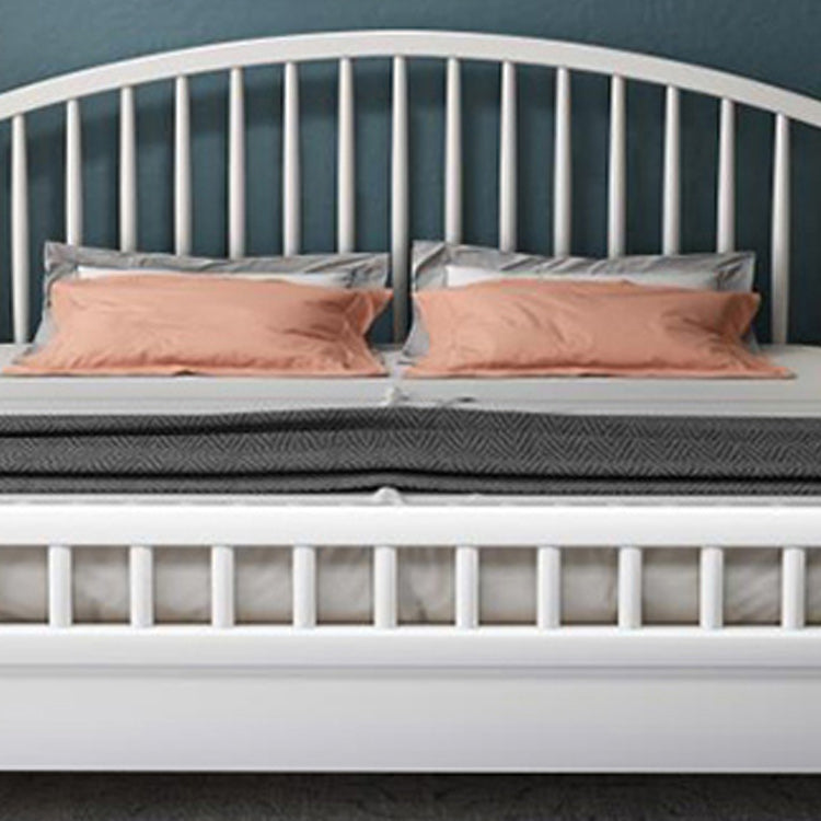 Cama contemporánea de lata de madera cama arqueada cabecera en blanco