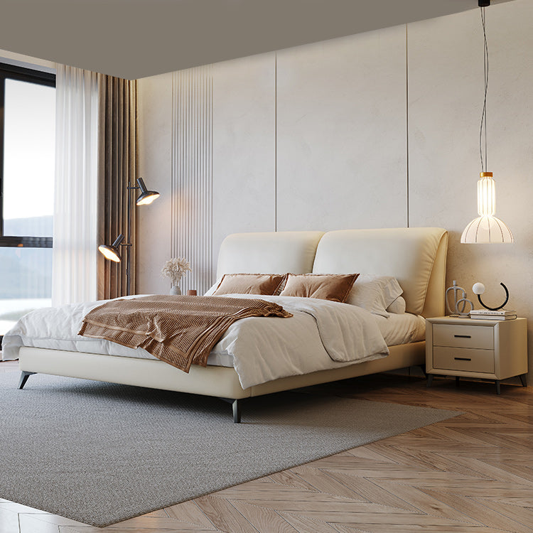 金属製の脚のある現代の本物の革のベッドフレームベージュ標準ベッド