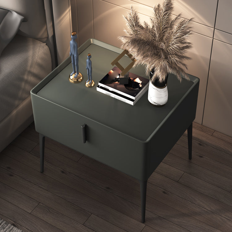 Modern 18 inch H Nightstand Faux Leather 1-ladel nachttafel met benen