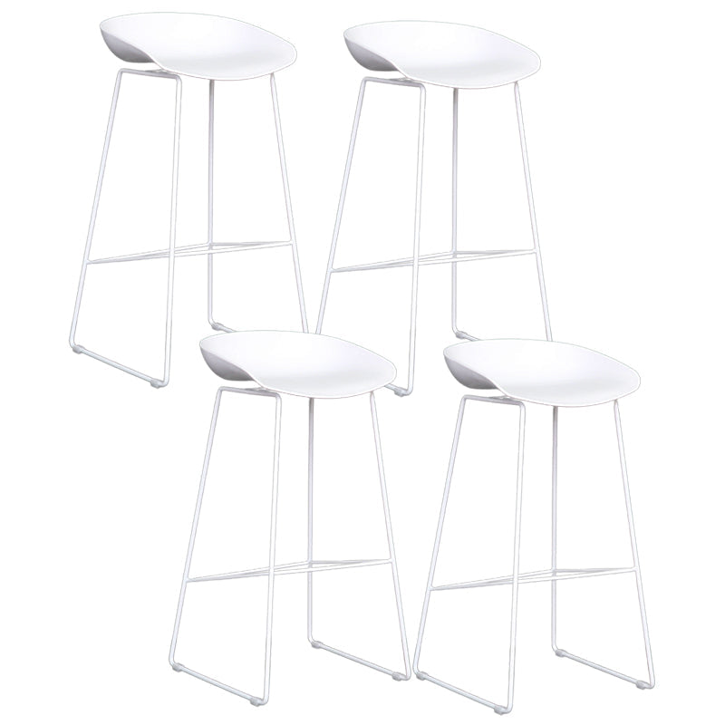 Scandinavian Plastic Bar Stools Footrest Indoor Counter Stool with Metal Legs
