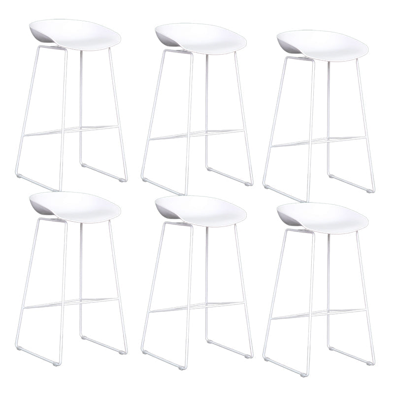 Scandinavian Plastic Bar Stools Footrest Indoor Counter Stool with Metal Legs