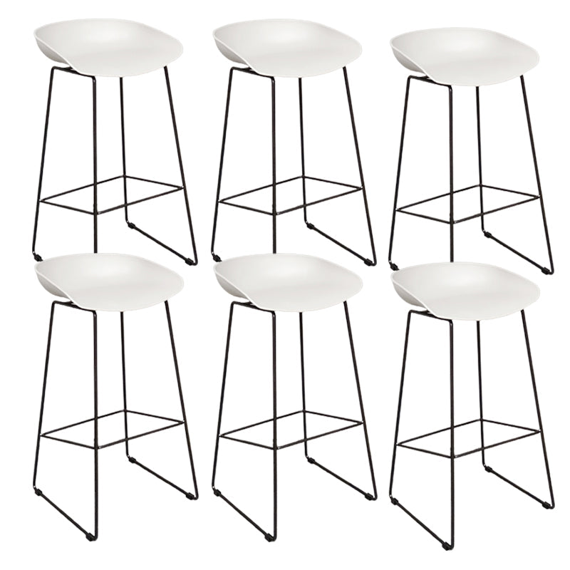 Scandinavian Plastic Bar Stools Footrest Indoor Counter Stool with Metal Legs