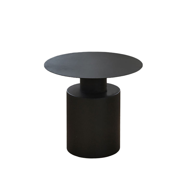 Tavolino moderno in metallo a base di piedistallo rotondo in metallo.