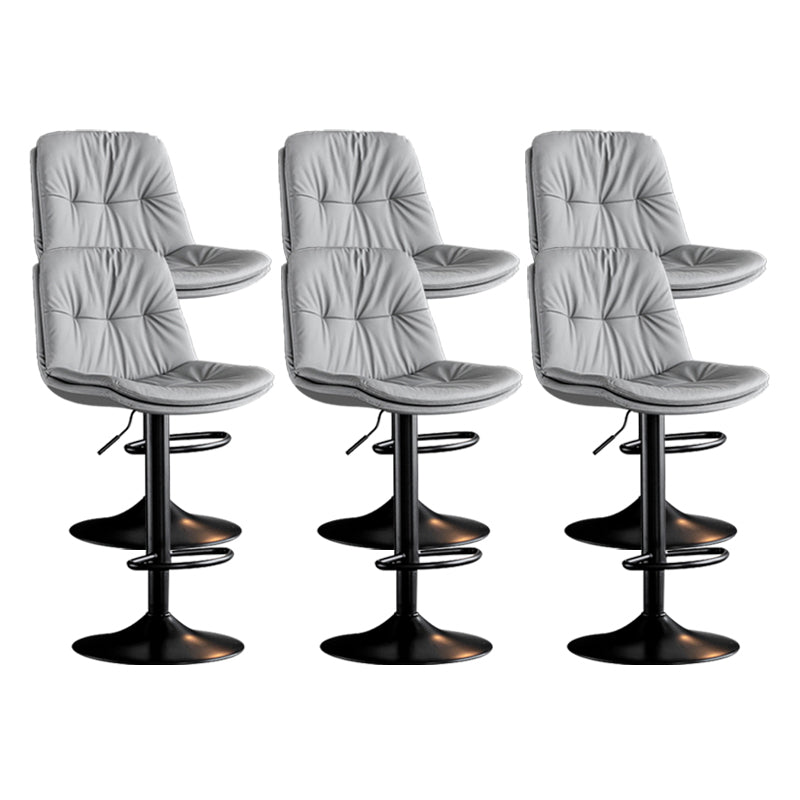 Tabouret de comptoir en fausse en cuir en métal en métal contemporain avec finition mate en finition mate