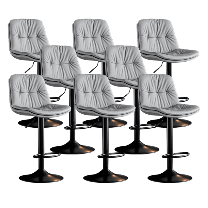 Tabouret de comptoir en fausse en cuir en métal en métal contemporain avec finition mate en finition mate