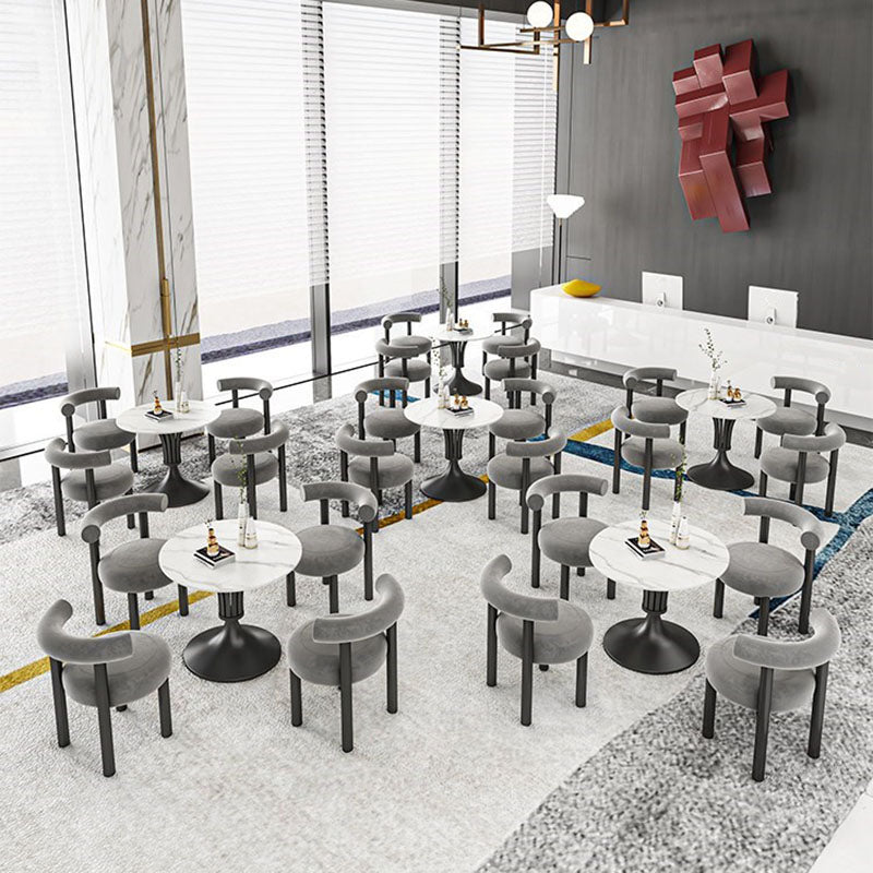 Tavolo da pranzo rotondo in stile moderno tavolo in pietra sinterizzata con base di piedistallo