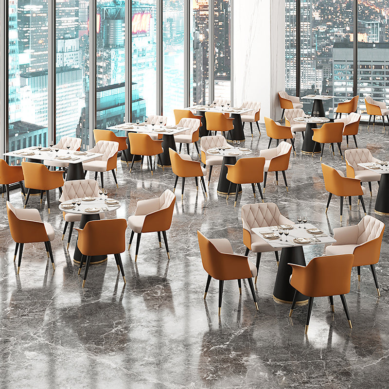 Tavolo da pranzo in stile moderno tavolo in pietra sinterizzata con base metallica