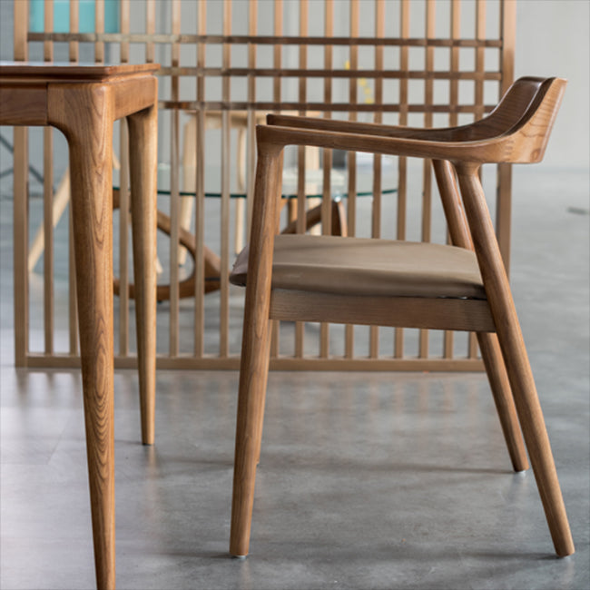 Silla de comedor de silla trasera de estilo tradicional con patas de madera para cocina