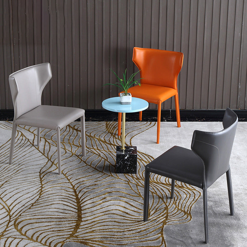 マット仕上げウィングバックダイニングチェアデザイナースタイルのミーティングルームレザーサイドチェア