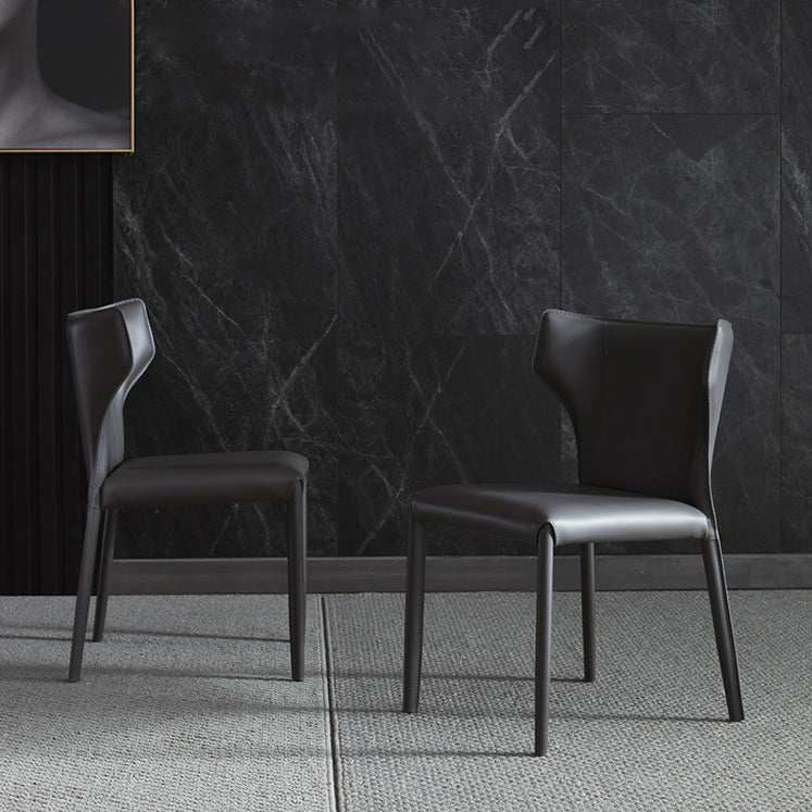 マット仕上げウィングバックダイニングチェアデザイナースタイルのミーティングルームレザーサイドチェア