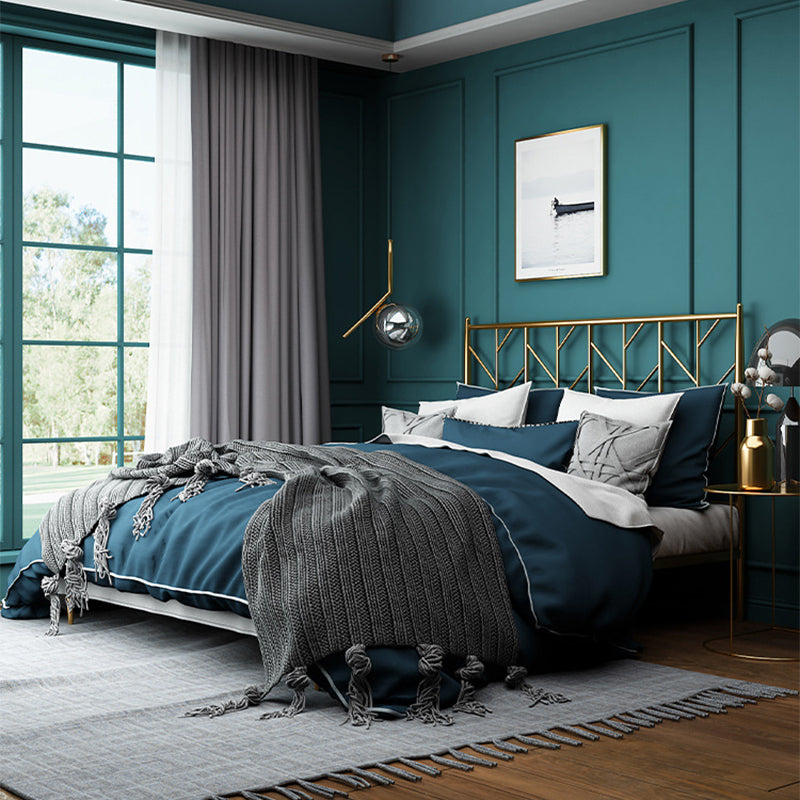 Letto a frame aperto glam con testiera del rettangolo di ferro e letto delle gambe