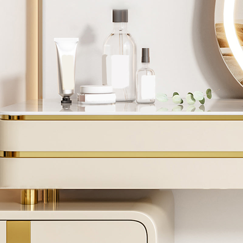 Goldener Eitelkeit Schlafzimmer Make-up Eitelkeithocker im glänzenden Finish