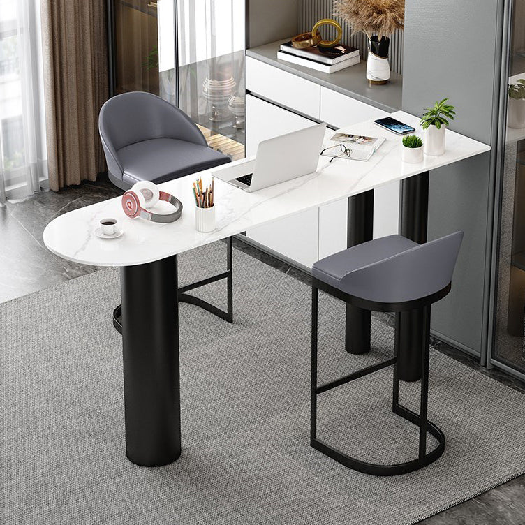 Table de bar spécialisée avec des jambes en métal table de pub contemporaine blanche pour la maison