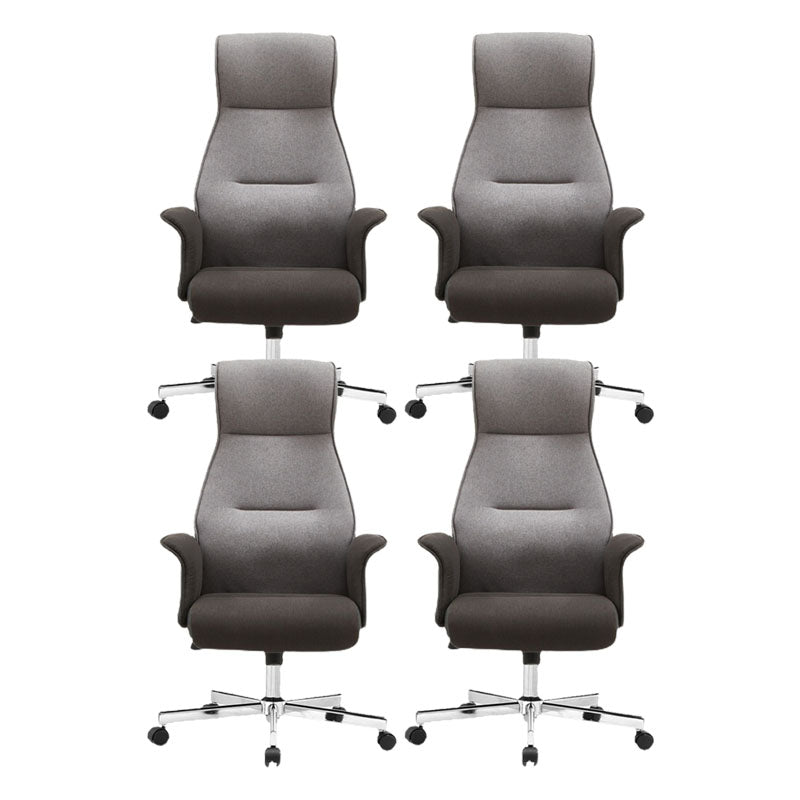 Sedia esecutiva sul retro alto imbottito in pelle imbottita sedia da ufficio morbido