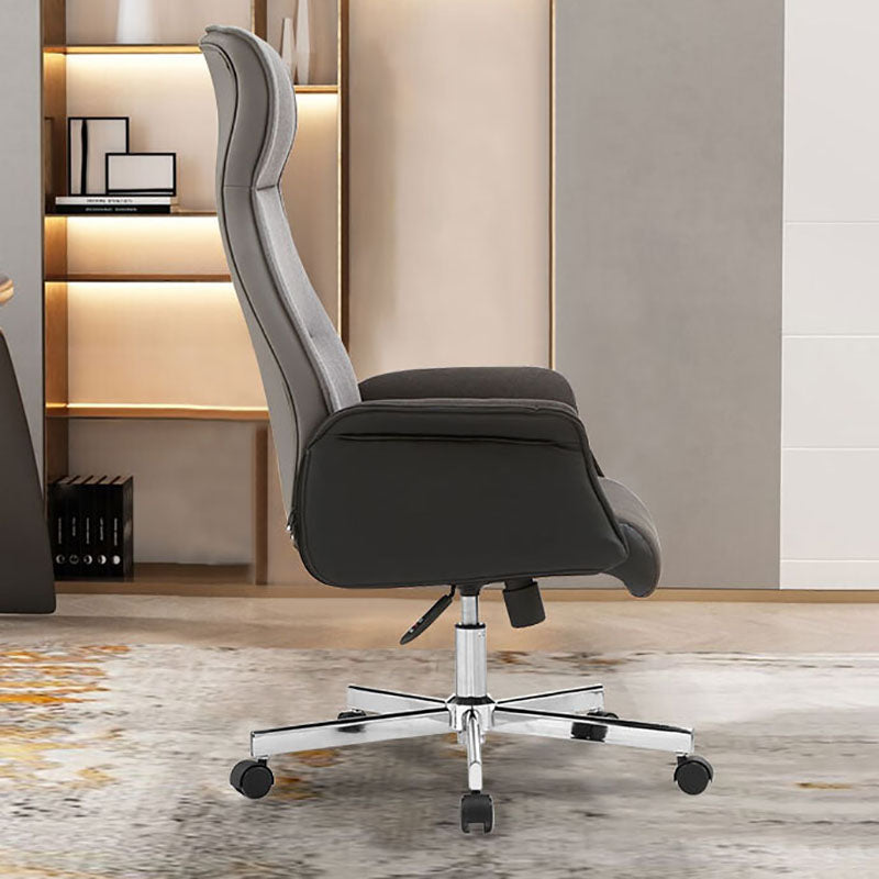 Sedia esecutiva sul retro alto imbottito in pelle imbottita sedia da ufficio morbido