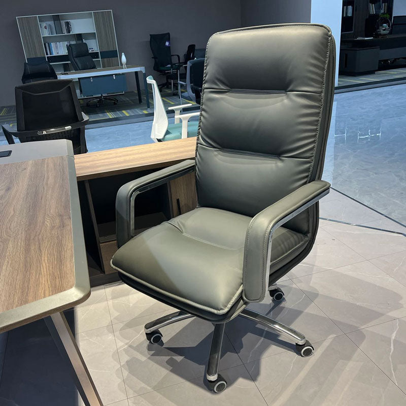 Sedia moderna a braccia a fissa sedia da ufficio in pelle con ruote