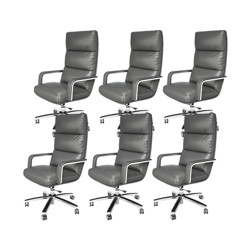 Piada di ufficio in pelle morbida per ufficio imbottito armeggiati.