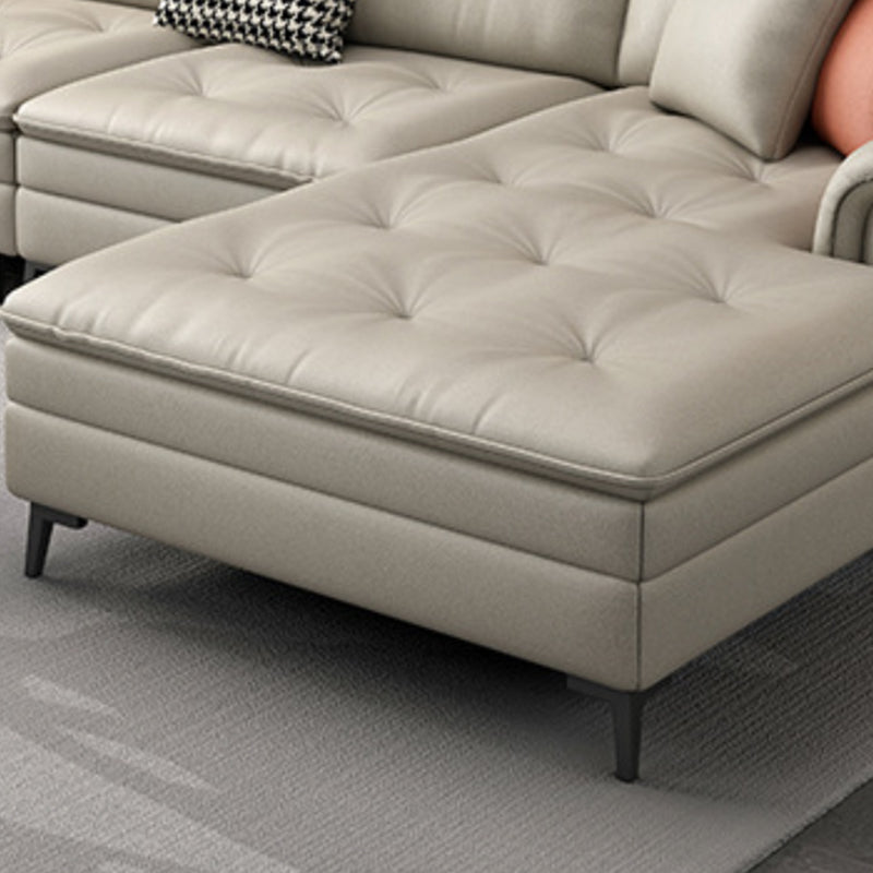 Section moderne en L avec oreillers et oreiller les bras supérieurs