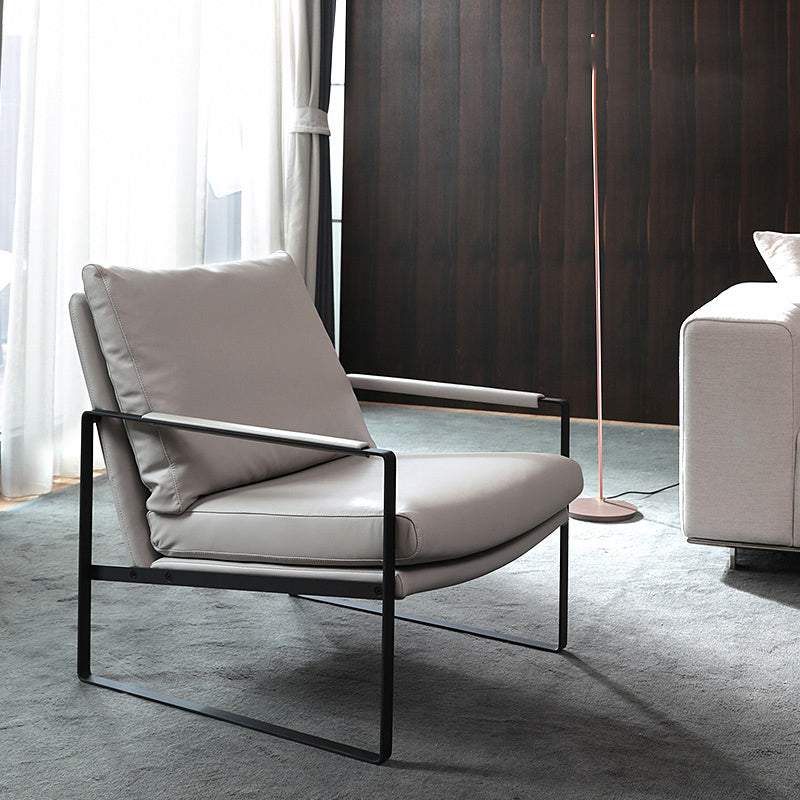 Polquadra di accento in pelle moderna a braccio moderno di metà secolo per camera da letto e soggiorno