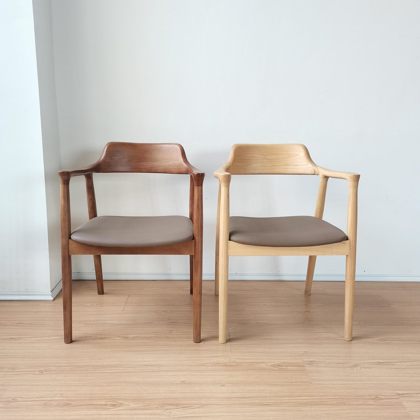 Silla de comedor tradicional de silla trasera con patas de madera para cocina