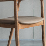 Silla de comedor tradicional de silla trasera con patas de madera para cocina