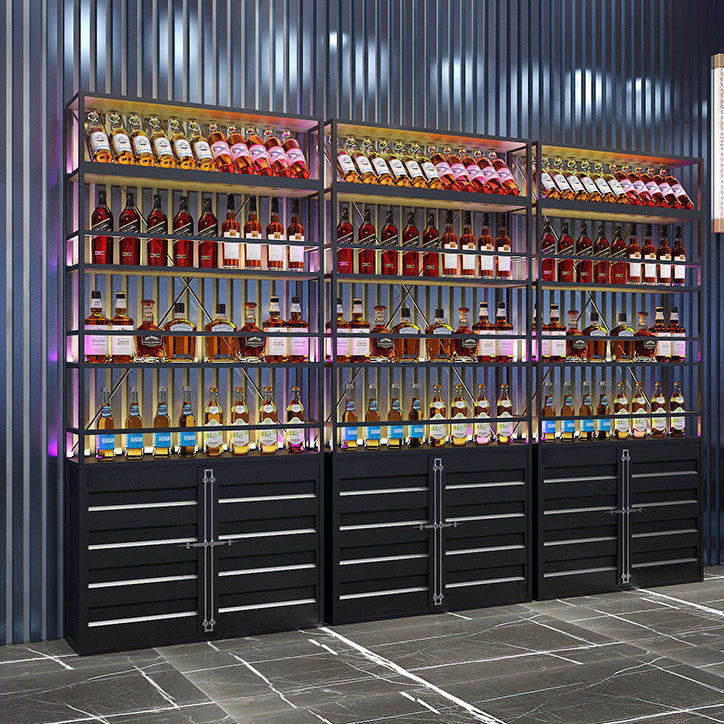 Porte-bouteille à vin industriel en métal avec étagère de bouteille de plancher.