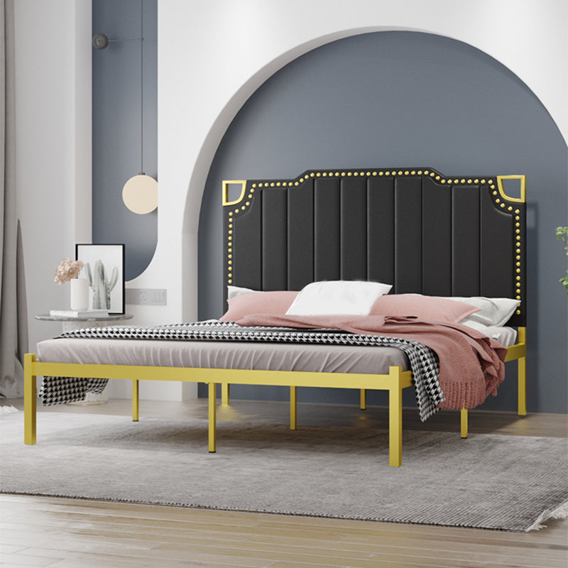 フェイクレザーステップヘッドボードとネイルヘッドトリム付きアイアンベッド