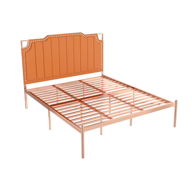 フェイクレザーステップヘッドボードとネイルヘッドトリム付きアイアンベッド