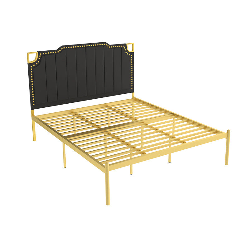 フェイクレザーステップヘッドボードとネイルヘッドトリム付きアイアンベッド