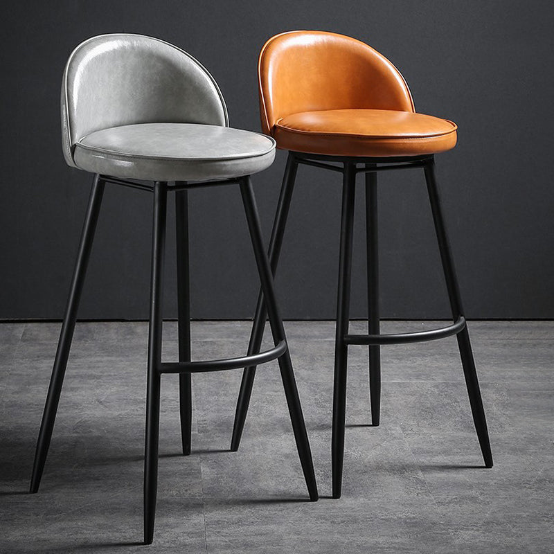 Taburete de bar industrial de piel sintética para interiores con patas de metal