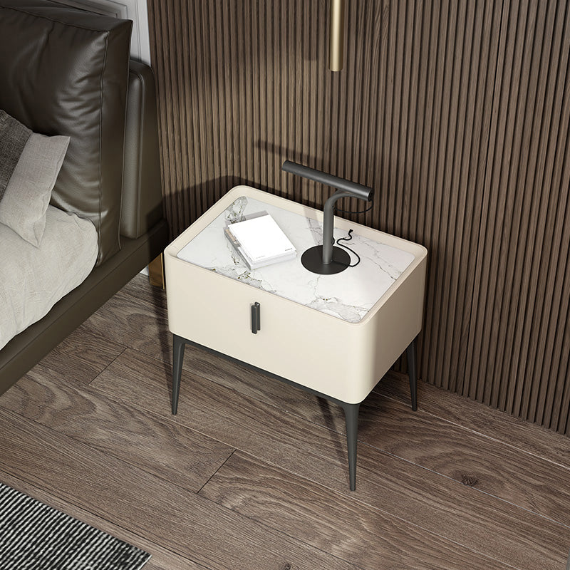 Marmor- und Kunstleder -Nachttisch -Beine gehörten den Nachteil der Nachteile des Nachtbezirks