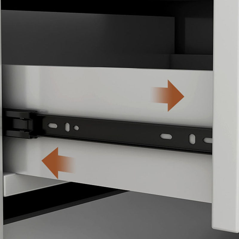 Eigentijdse borst horizontale witte hout opbergkist met metalen voeten