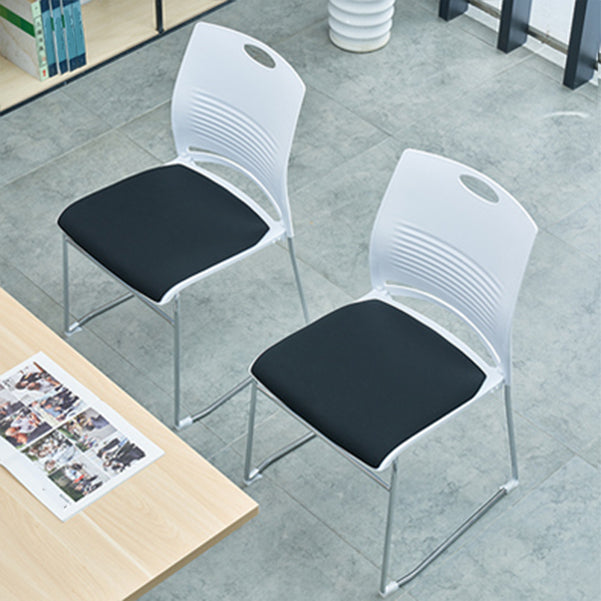 Pas de chaise de bureau moderne de roues chaise de bureau rembourrée sans bras