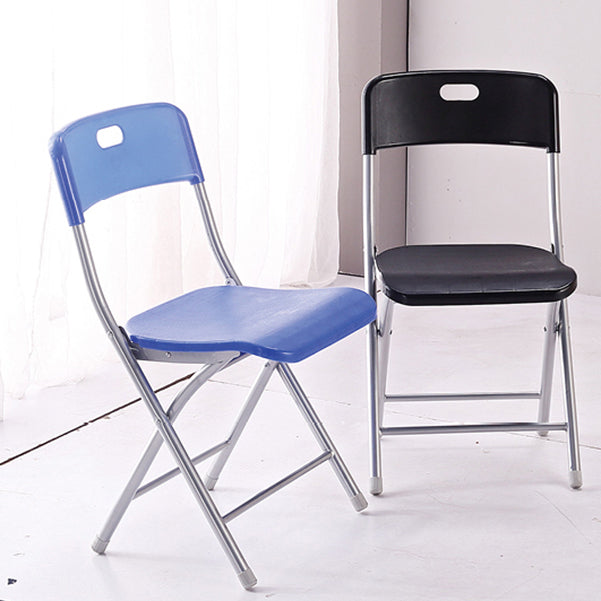 Sedia da ufficio imbottita moderna senza braccio.