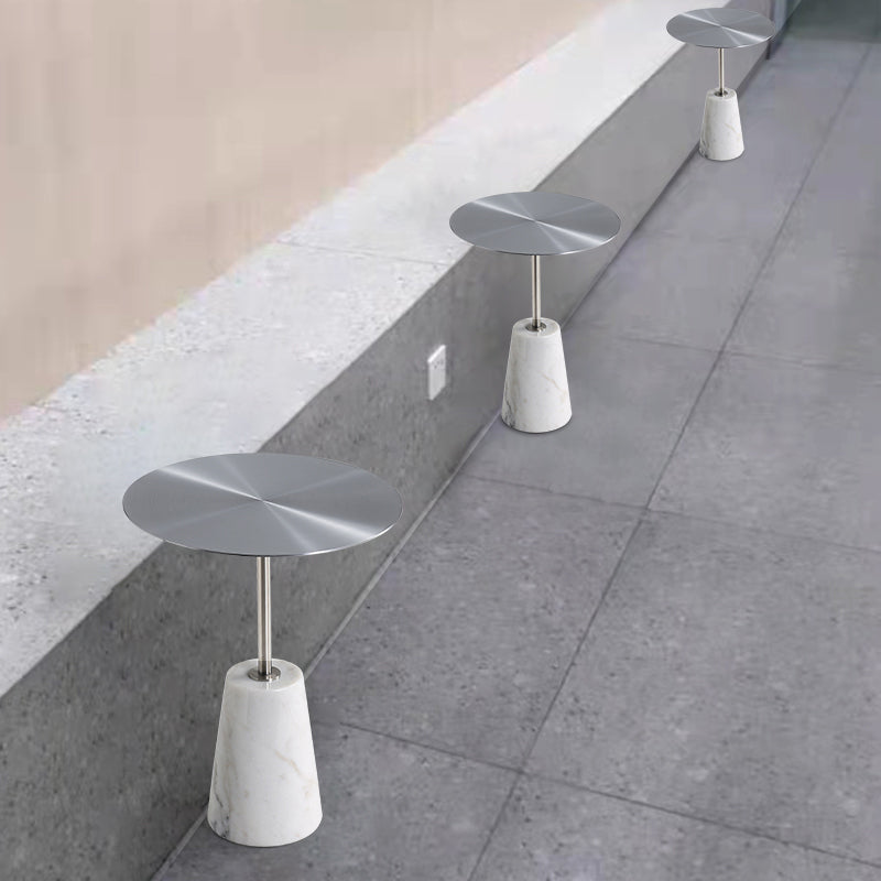 Tavolo laterale del piedistallo moderno Tavolo di divano in metallo rotondo per soggiorno