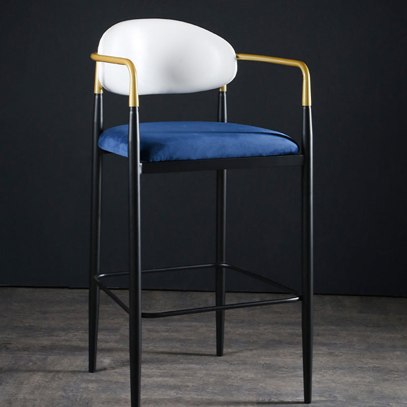 Sgabello da bar rettangolare con bracciolo industriale imbottito con schienale pieno