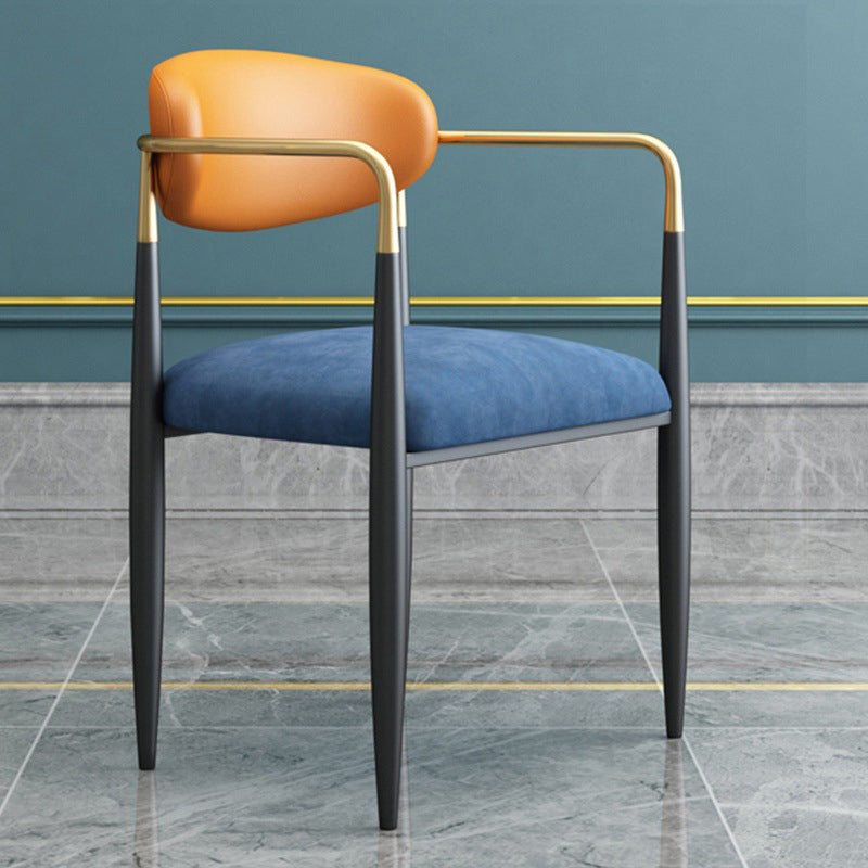 Sgabello da bar rettangolare con bracciolo industriale imbottito con schienale pieno