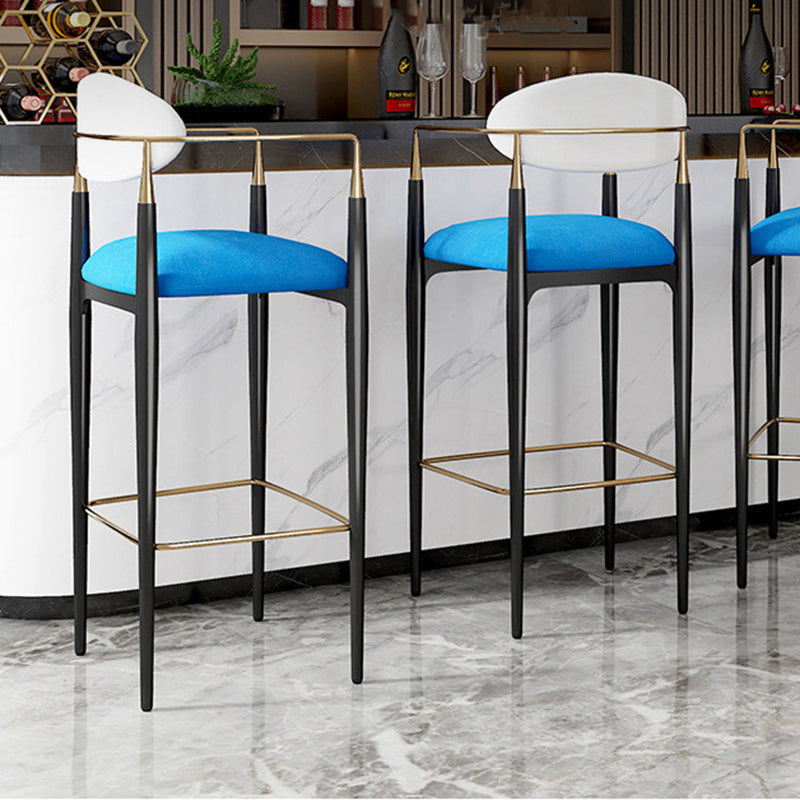 Sgabello da bar rettangolare con bracciolo industriale imbottito con schienale pieno