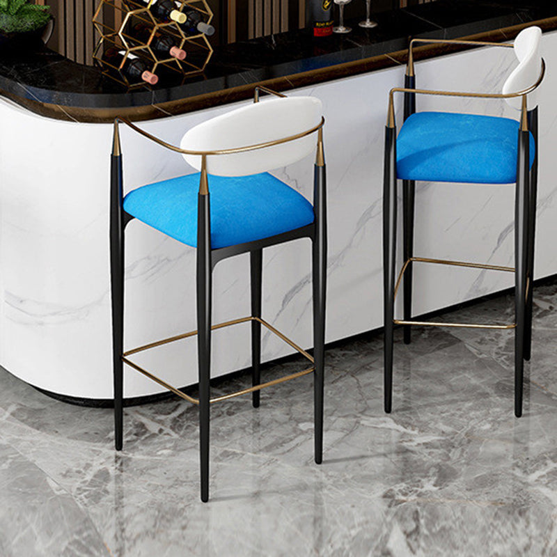 Sgabello da bar rettangolare con bracciolo industriale imbottito con schienale pieno