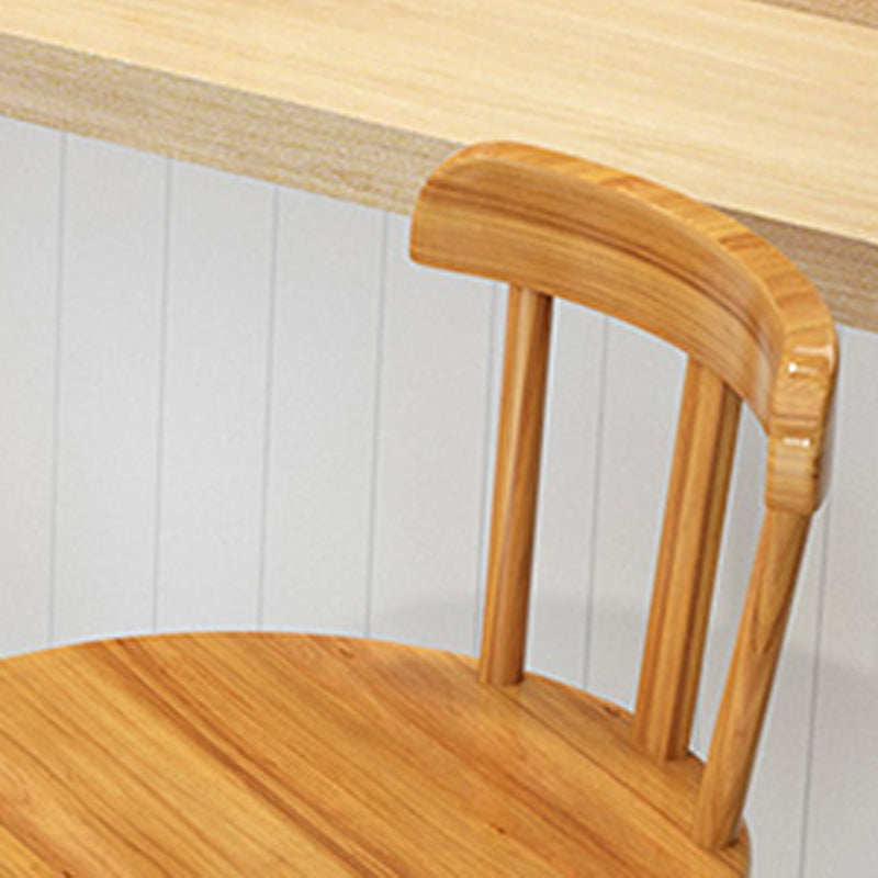 Sgabello da bar moderno a poggiapiedi in legno massiccio con corda