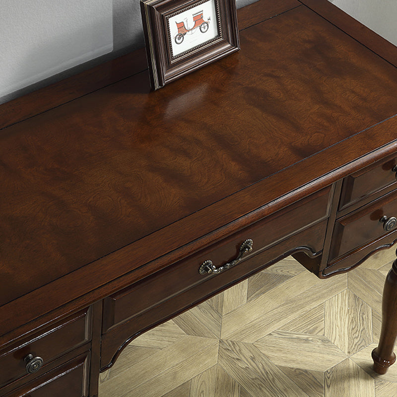 Traditionele make -up ijdelheid in bruine rubberen houten kaptafel