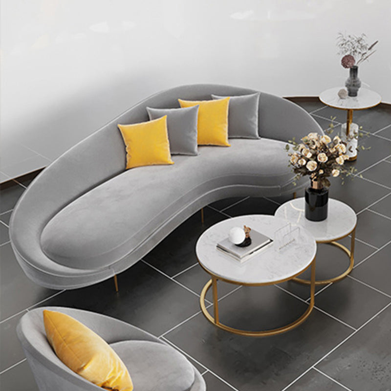 Samt modernes gebogenes Sofa in grauen Sitzgelegenheiten mit abgenähten Arm Arm mit Kissen