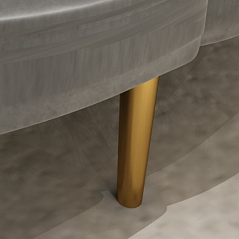 Samt modernes gebogenes Sofa in grauen Sitzgelegenheiten mit abgenähten Arm Arm mit Kissen