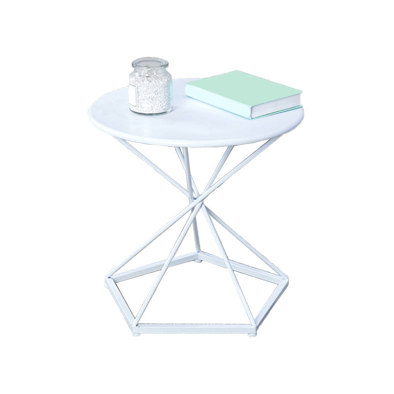 Tavolino in metallo tondo alto 19,6 "di metà secolo