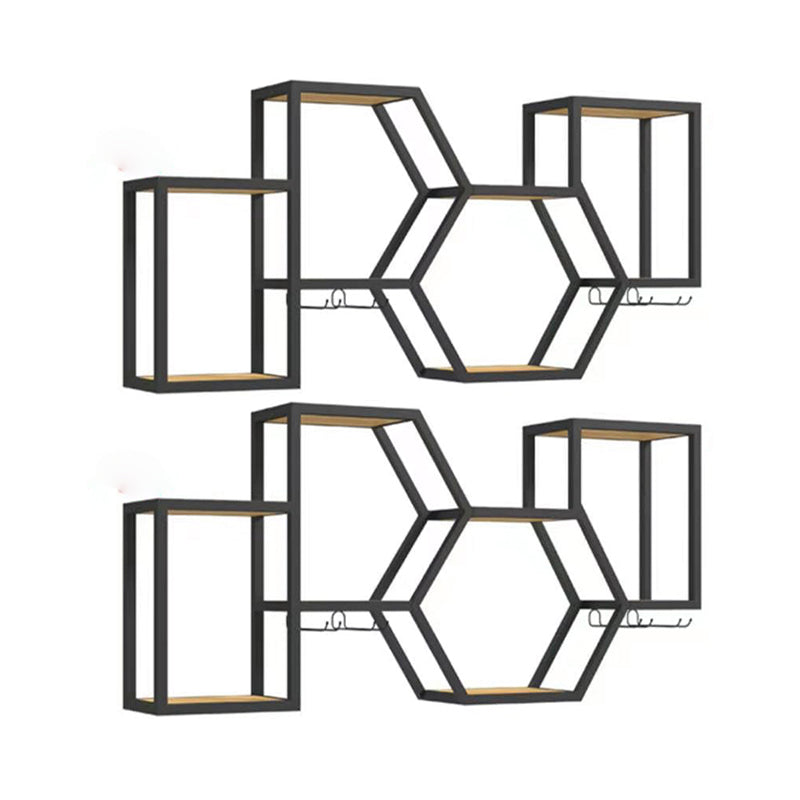 Bouteille de vin mural industriel et grille-vins en métal.