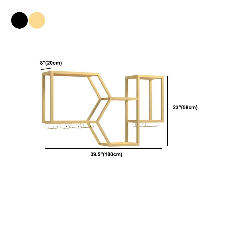 Bouteille de vin mural industriel et grille-vins en métal.