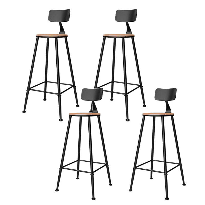 Outdoor Industrial Counter Stool Wood and Metal Black Footrest Bar Stool 4 Piece Set Round Clearhalo 'Bar Furniture' 'Bar Stools' 'bar_stools' 'furn' 'furn_bar_stools' 'Furniture' 'Kitchen & Dining Furniture' 5797869