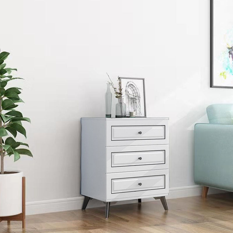 Eigentijdse zachte close laden opbergkast houten dressoir met metalen voeten