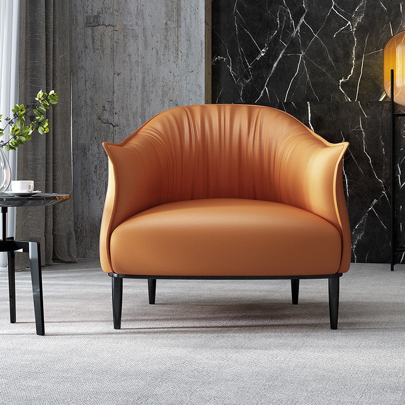 Sedia a braccio di materiale in pelle in pelle in pelle moderna con una gobba