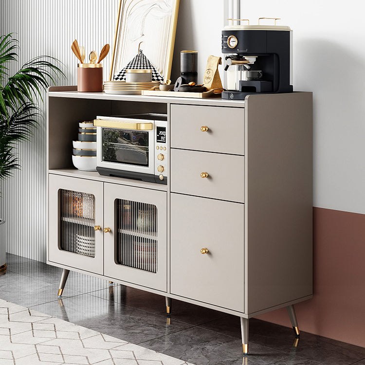 Credenza a scaffalatura regolabile in legno ingegnerizzato glam con top in pietra per soggiorno